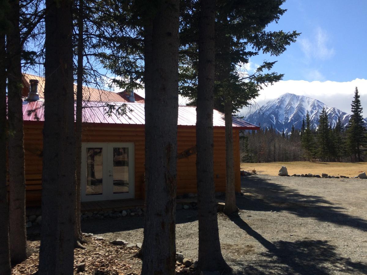 Mount Logan Ecolodge Haines Junction Exteriör bild