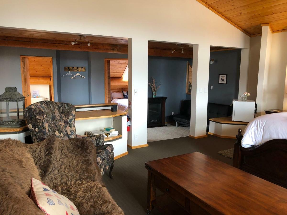 Mount Logan Ecolodge Haines Junction Exteriör bild