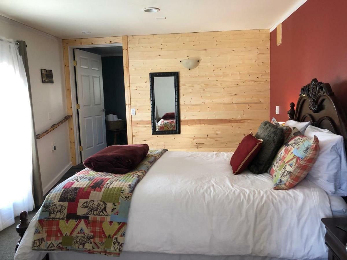 Mount Logan Ecolodge Haines Junction Exteriör bild